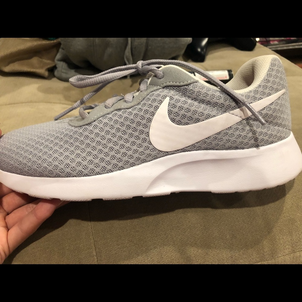 Great and white Nike’s. Great condition!!!